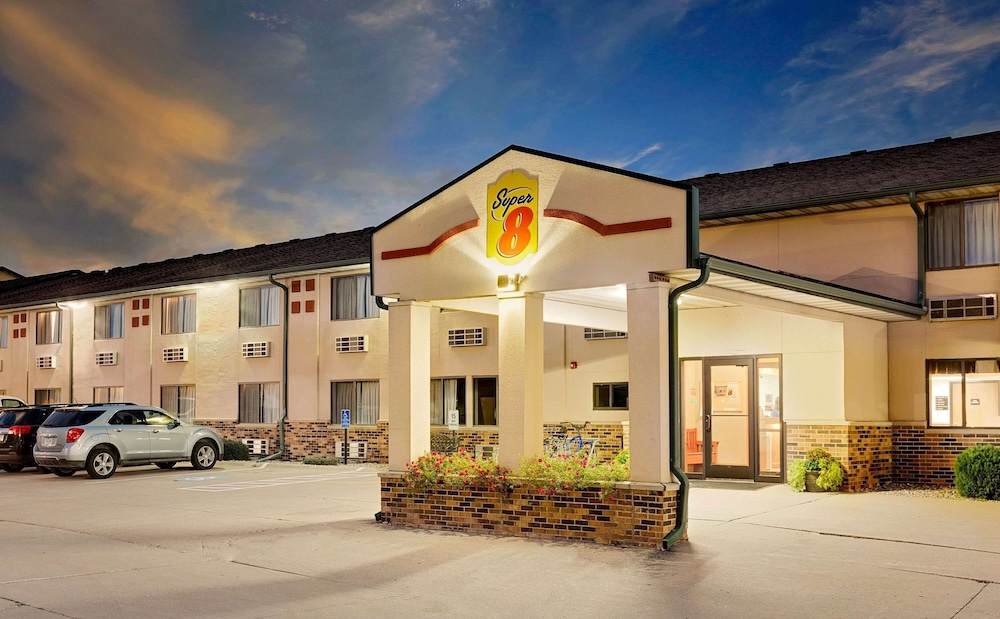 Super 8 By Wyndham St. James 1/25