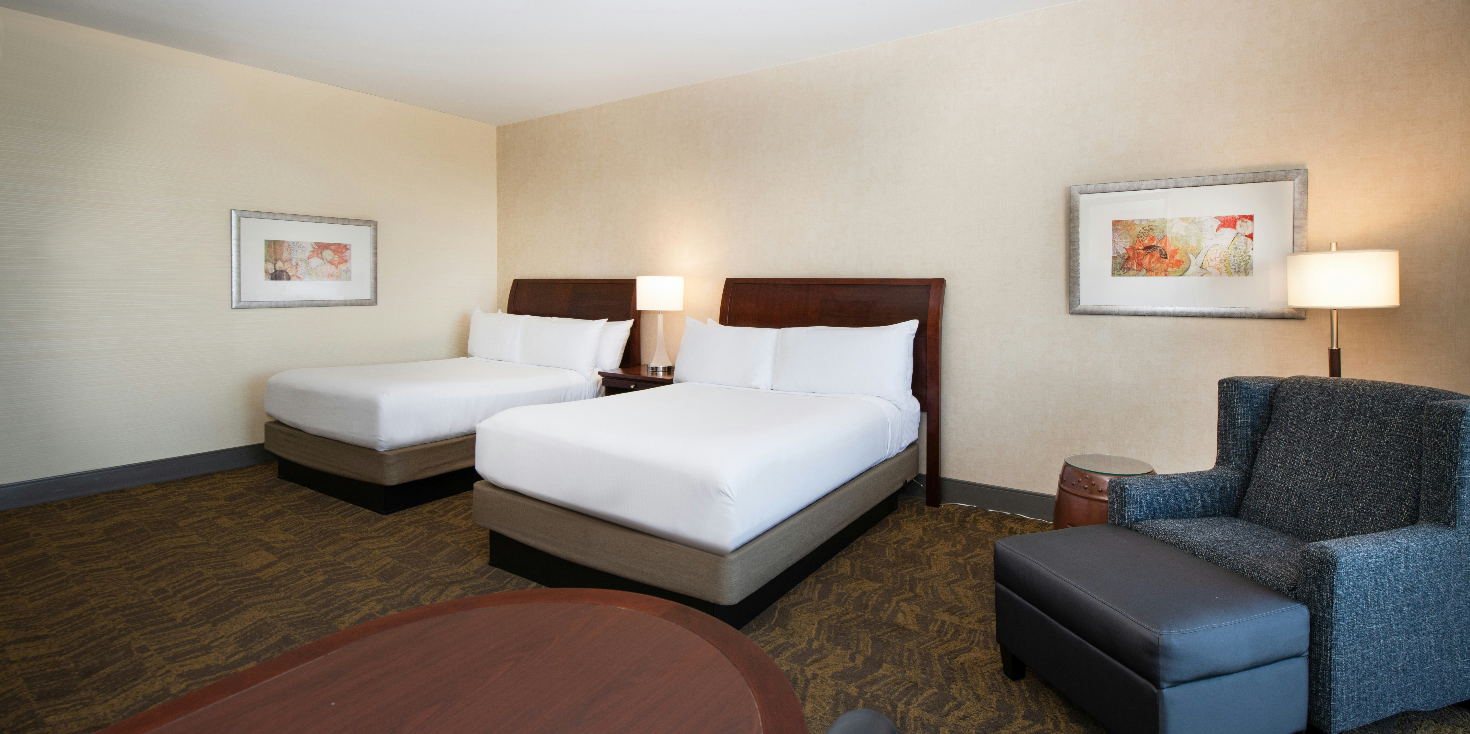 room, 2 queen beds, balcony, Doubletree By Hilton Hotel Portland 4/6