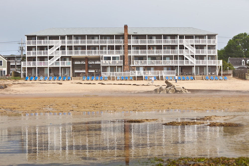 Surfside Hotel and Suites 3/57