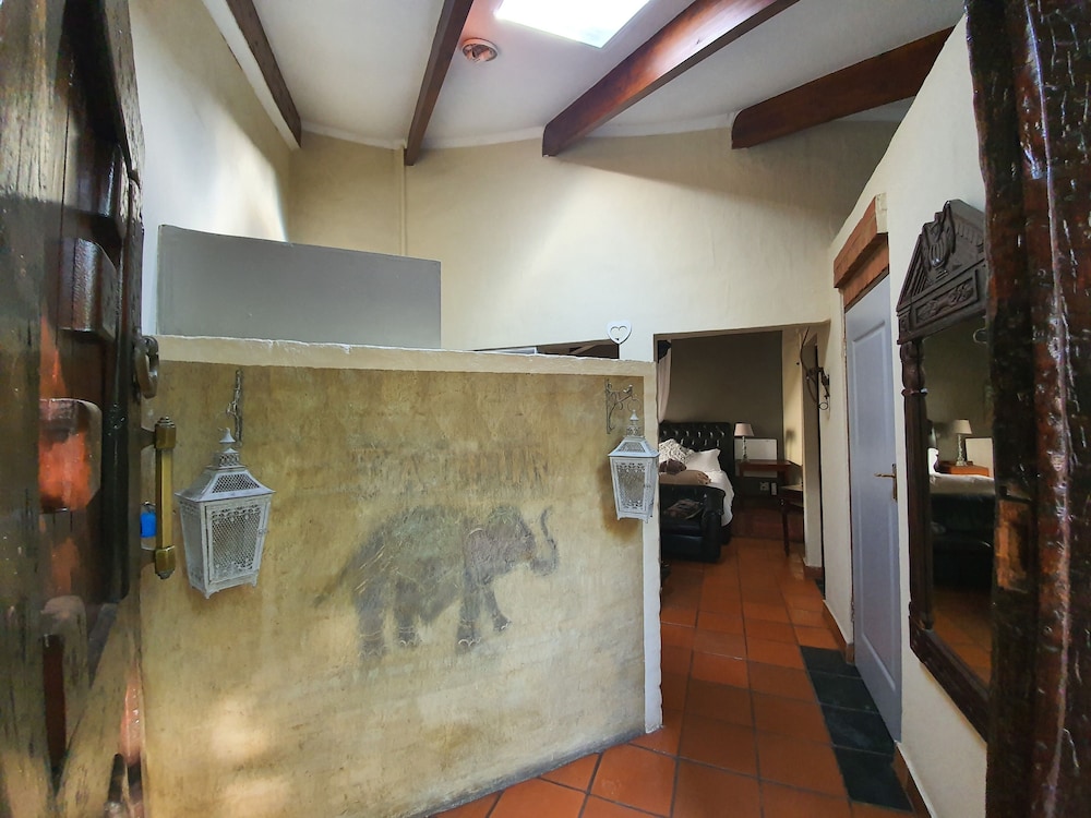 Waterhouse Guest Lodges 295 Indus Street 8/50
