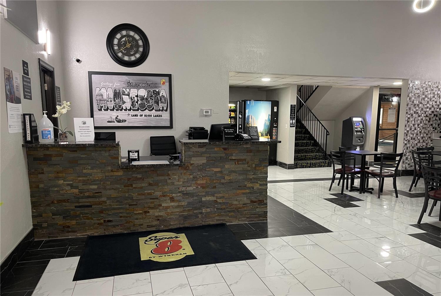 Super 8 By Wyndham Shakopee 22/29