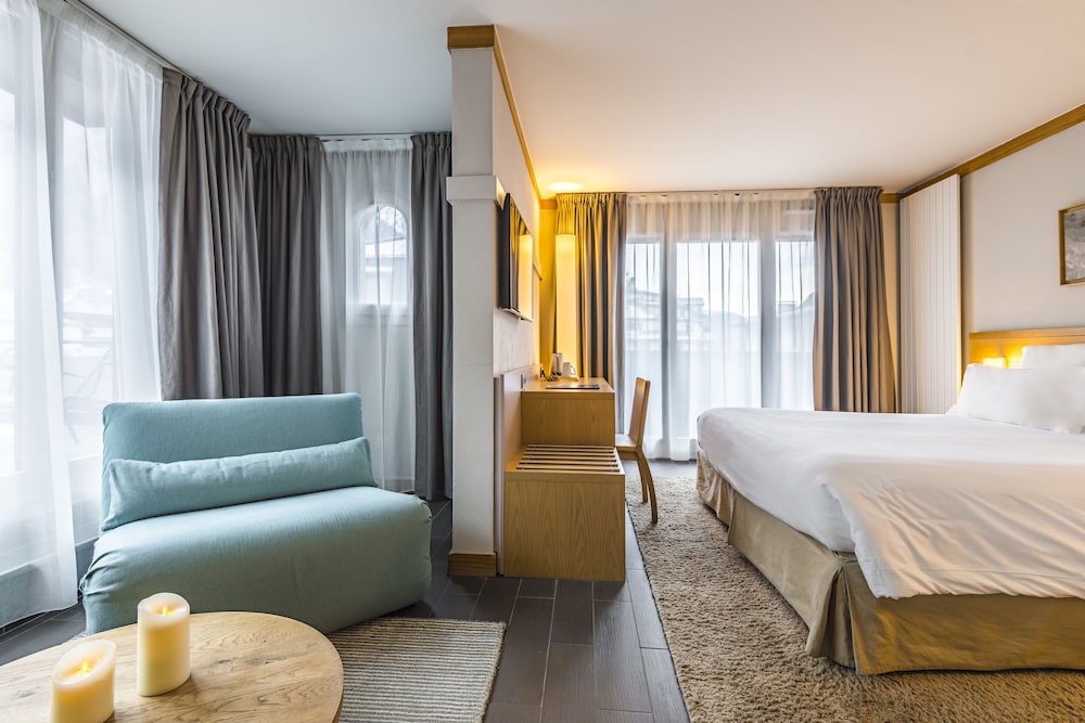 LUXURY, DOUBLE OR TWIN BED, BALCONY
