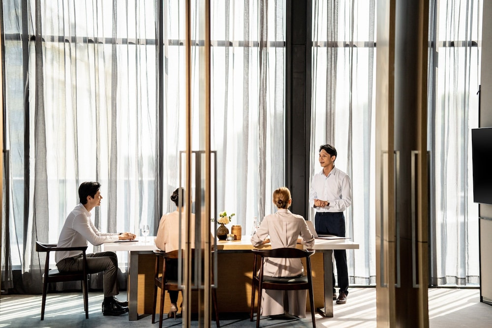 Crowne Plaza Vinh Yen City Centre, an IHG Hotel 5/50