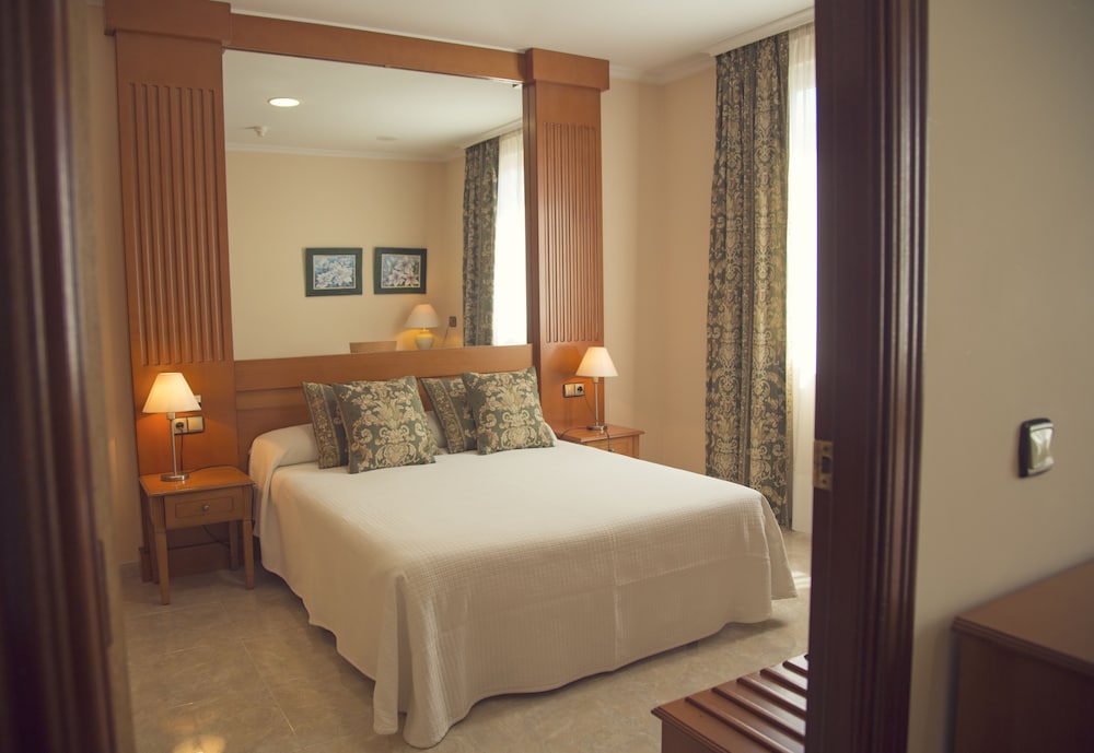 Hotel Checkin Valencia Ciscar 21/64