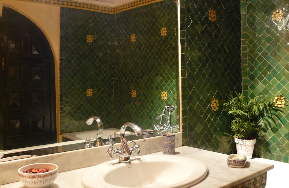 RIAD A LA BELLE ETOILE 36/83