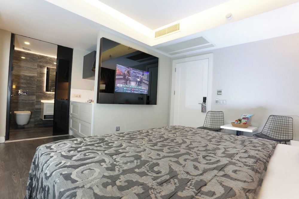 Riva Hotel Alsancak 33/47