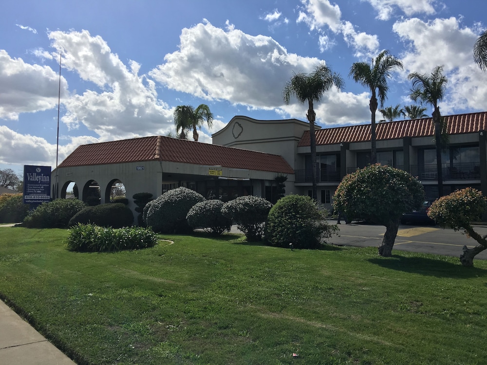 Valley Inn 49/59