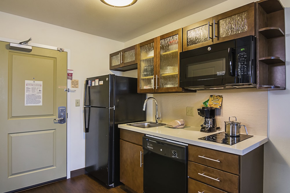 Candlewood Suites Pensacola University Area 41/58