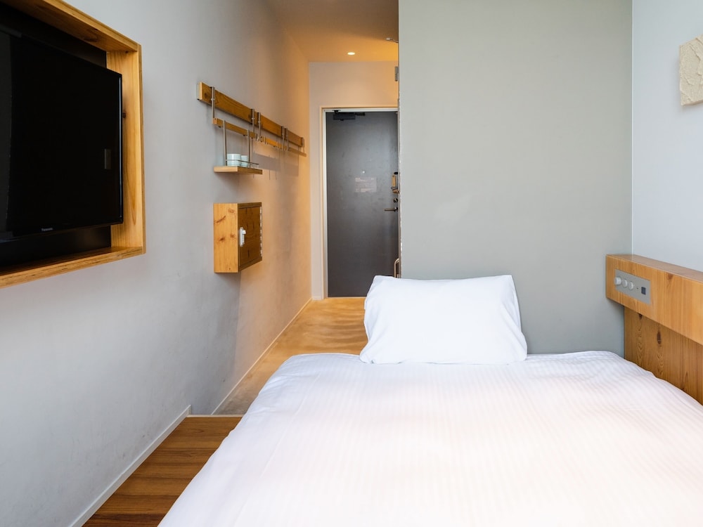 Hotel Locus 52/84