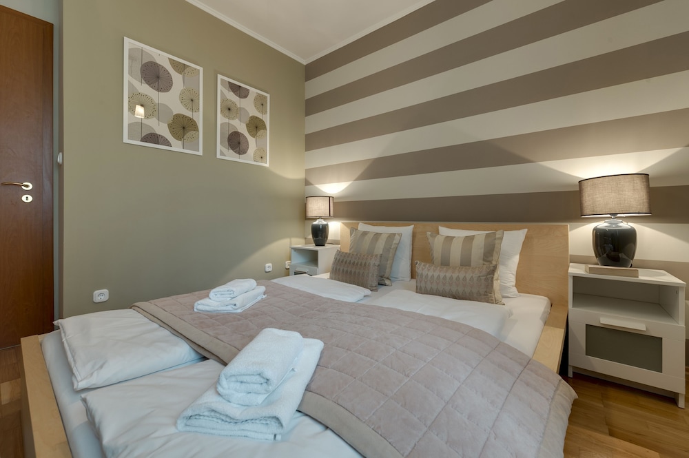 Central Passage Apartments 20/72