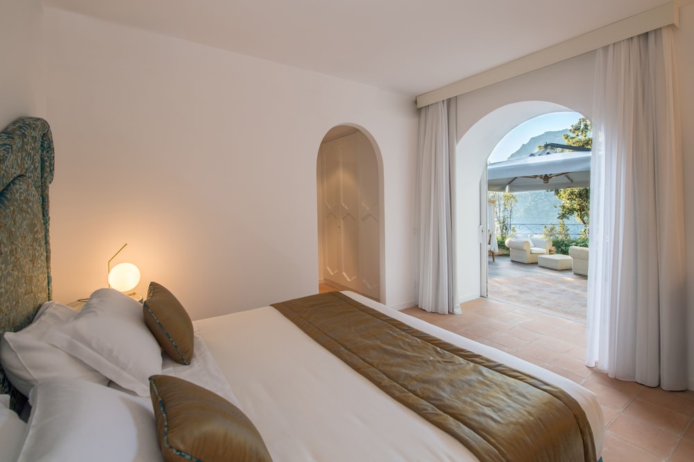 LUXURY, SUITE, KING BED, SOFA, TERRACE
