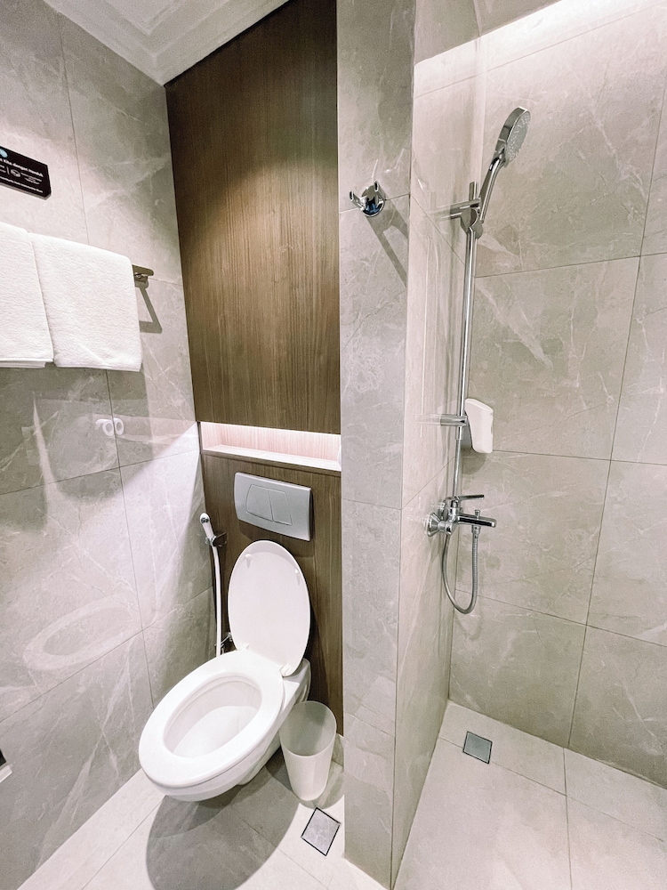 Deka Hotel Surabaya HR Muhammad 44/50