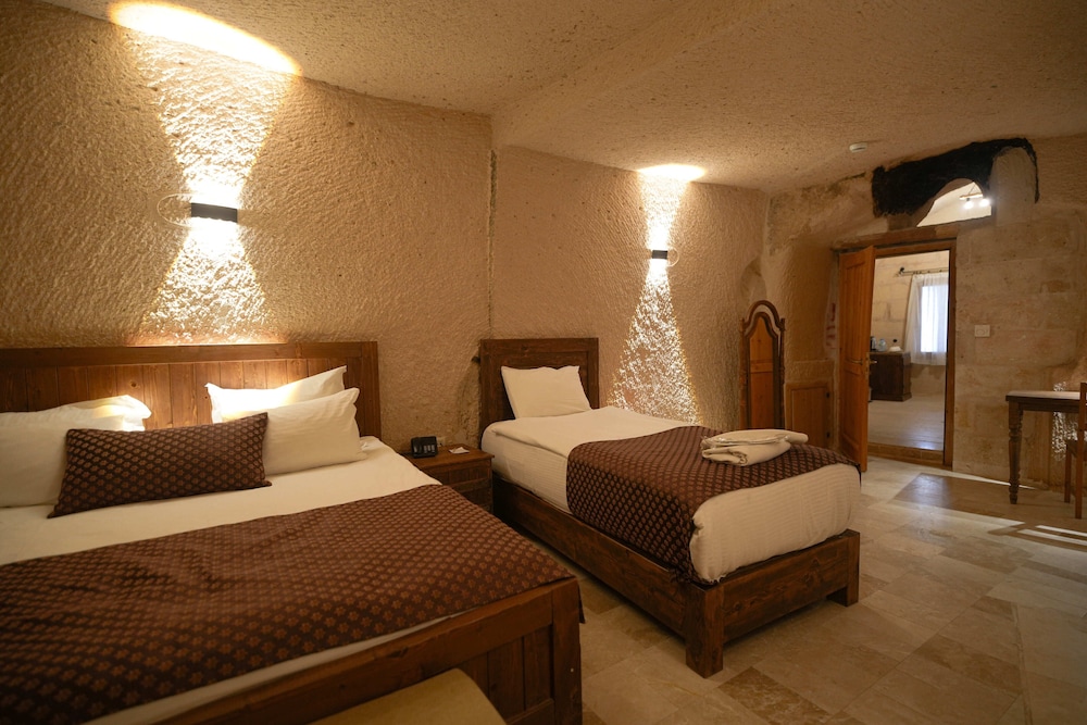 Cave, Superior, Suite, 1 Double and 1 Single Bed, Murphy Bed