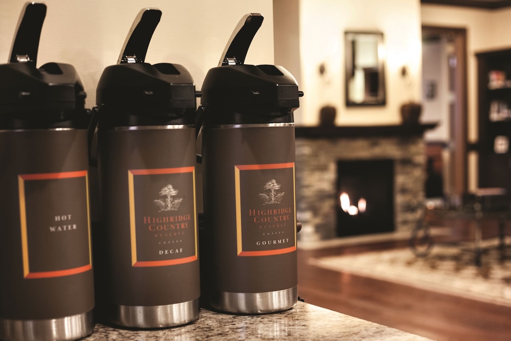 Country Inn & Suites by Radisson, Platteville, WI 25/48