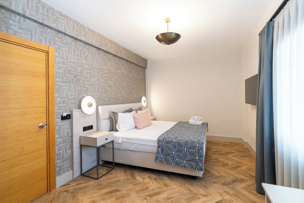 The Hotel 48 22/49