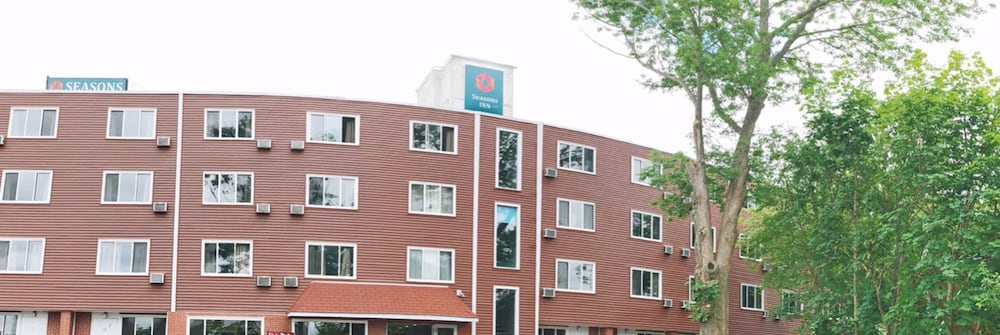 Seasons Inn Halifax 1/17