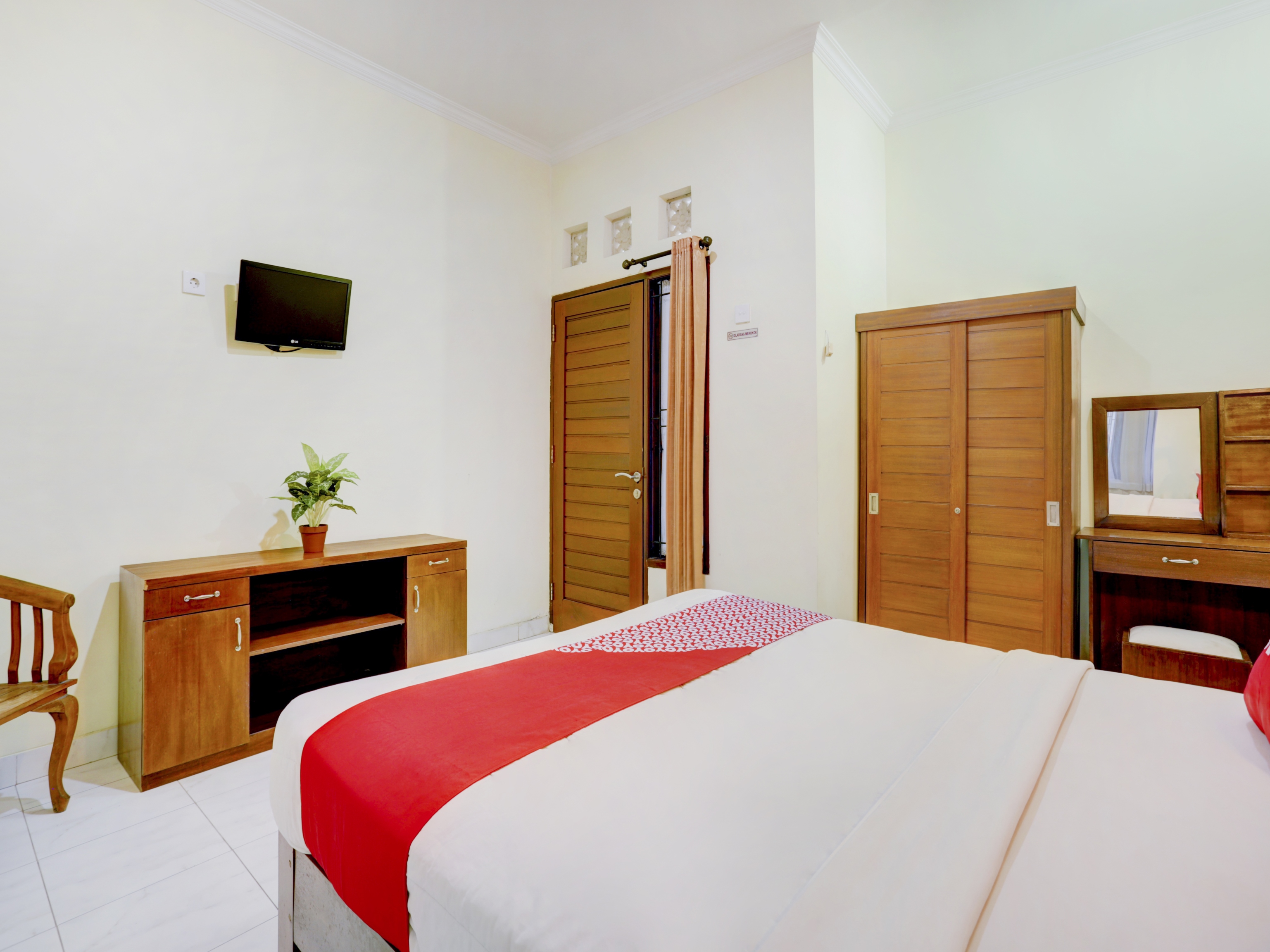 OYO 3910 Teges Inn 22/50