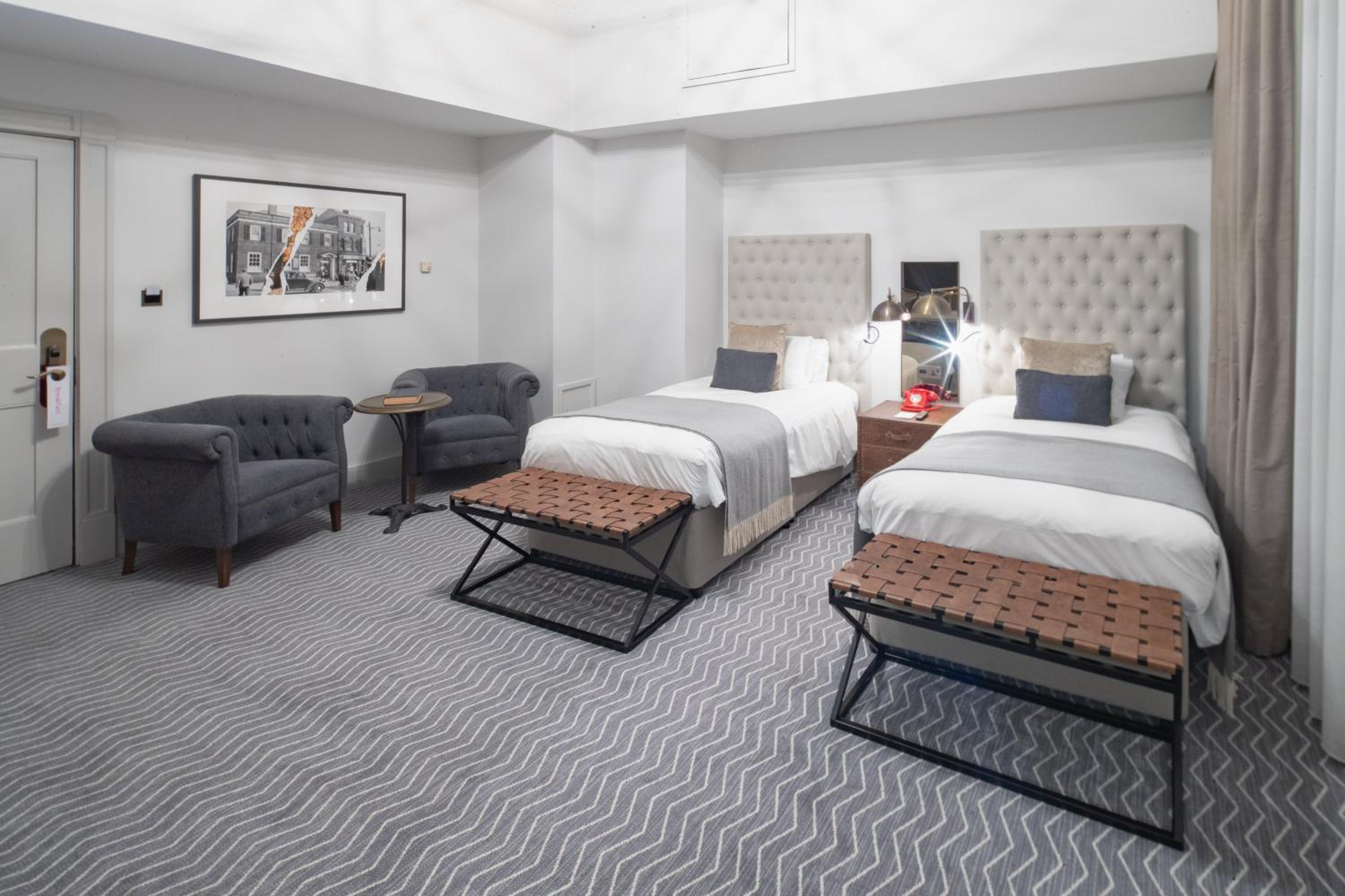 Semi Basement, Twin Beds