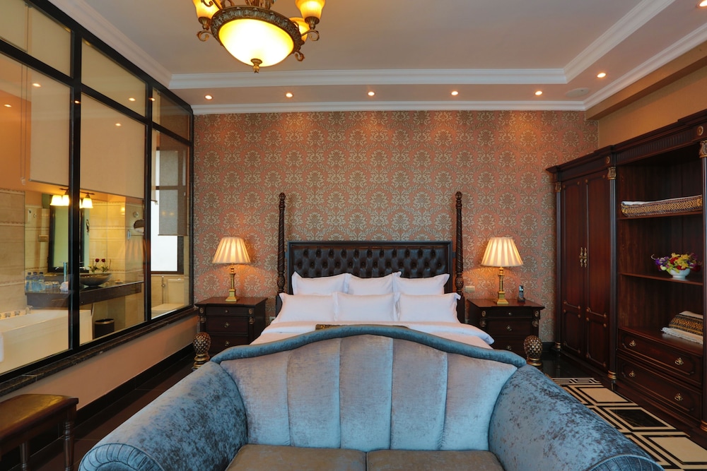 The Residence Suite Hotel 8/42