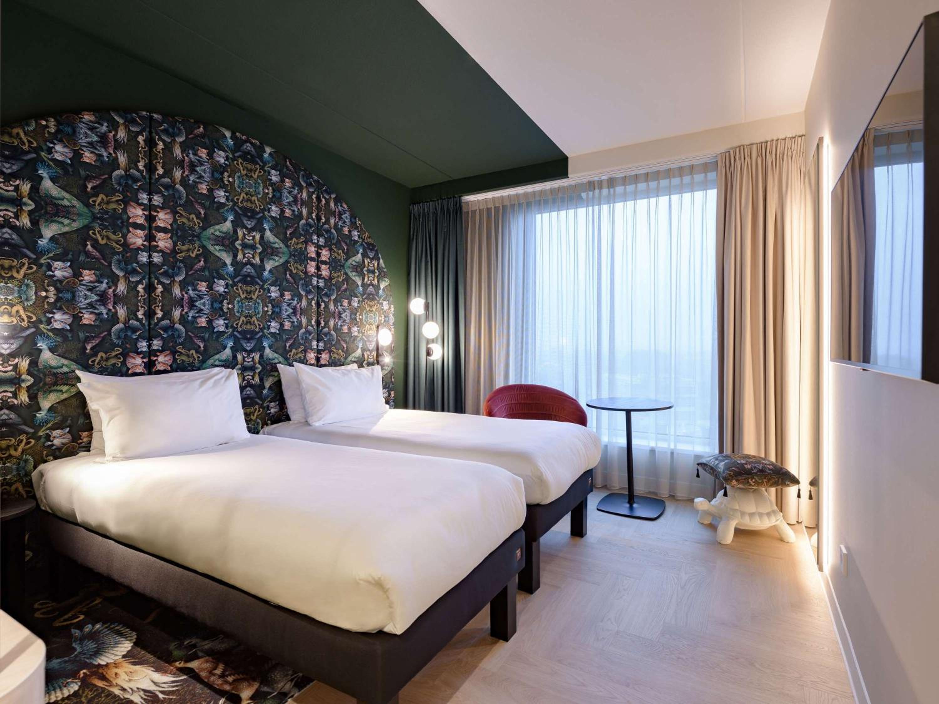 Superior, Twin Beds, Park View
