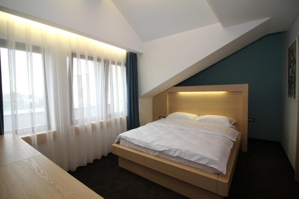 Hotel International Prishtina Spa Prishtina 6/27