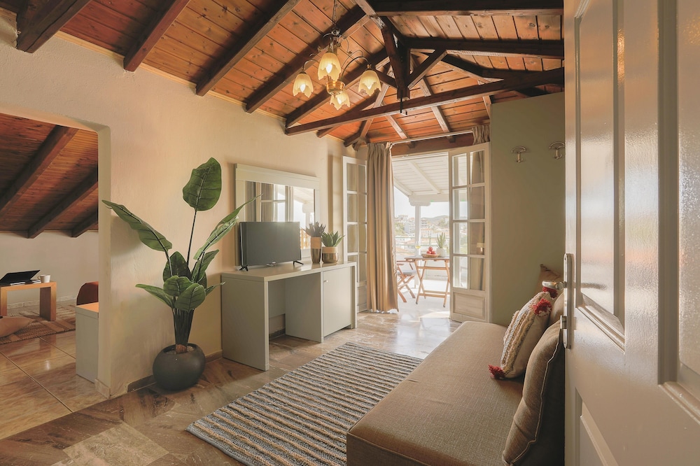 Nimfi Hotel, Skiathos 31/50