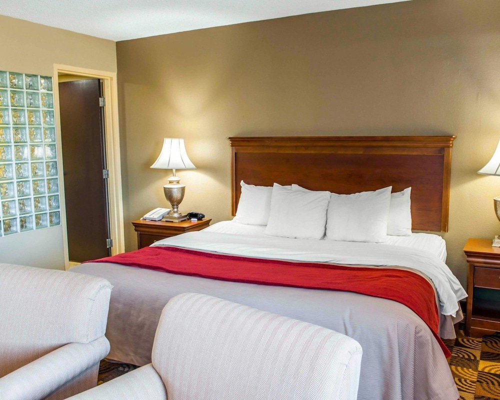 Comfort Inn & Suites Indianapolis Northwest - College Park 17/39