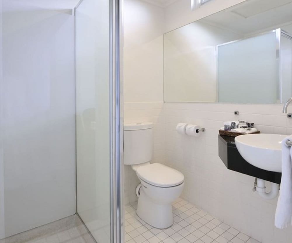 Mercure North Melbourne 10/63