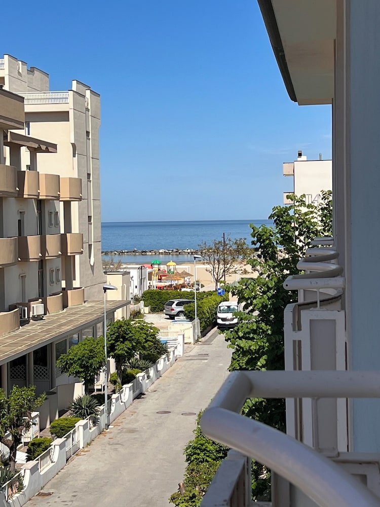 Hotel Villa Dei Fiori 8/56
