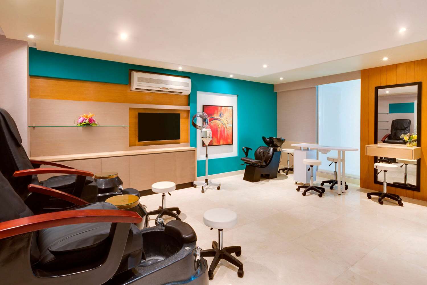 Ramada Hotel & Suites by Wyndham Amwaj Islands Manama 54/61