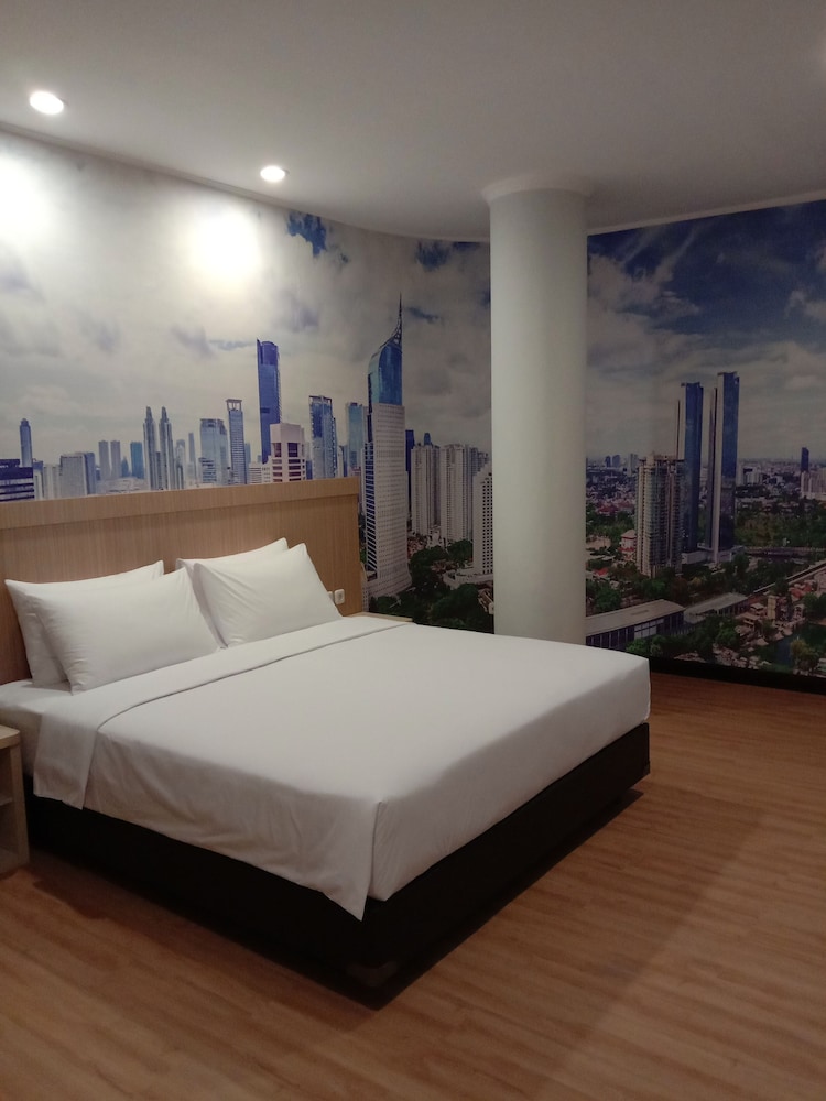 GiiA Sanno Pluit Jakarta 11/22
