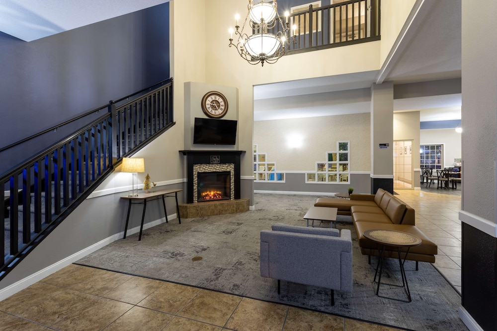 GrandStay Hotel and Conference 33/49