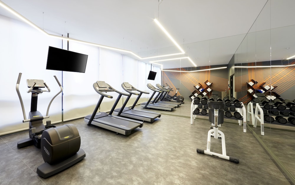 HOLIDAY INN EXPRESS ADELAIDE CITY CENTRE 42/63