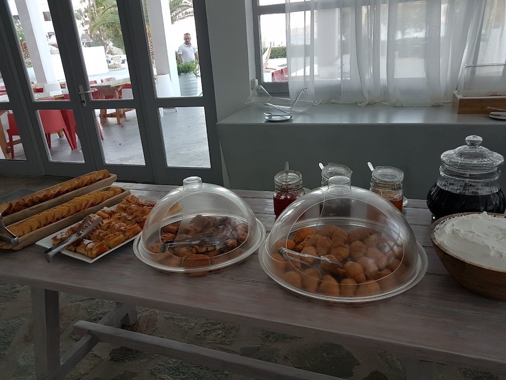 Lagada Beach Hotel 54/65
