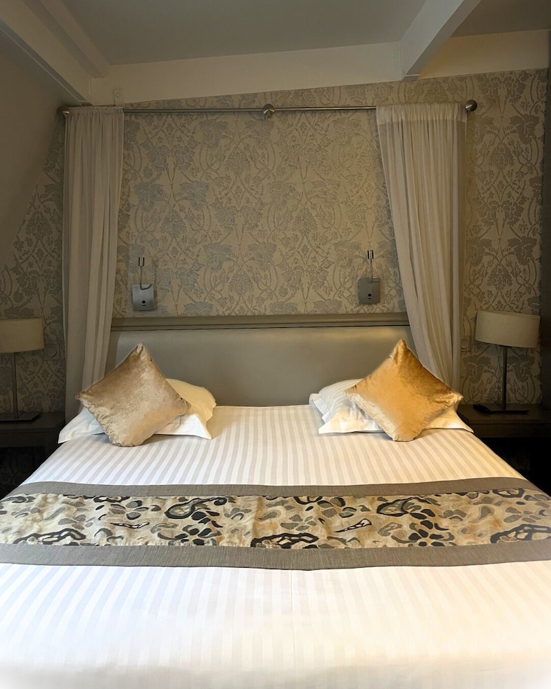 ROMANTIC, SUPERIOR, DOUBLE BED