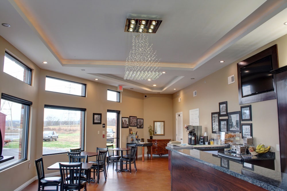 Luxbury Inn & Suites 17/34