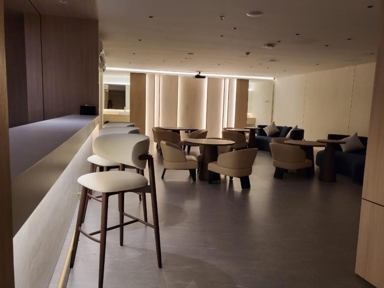 Ow Hotel Boutique Kemayoran 36/44