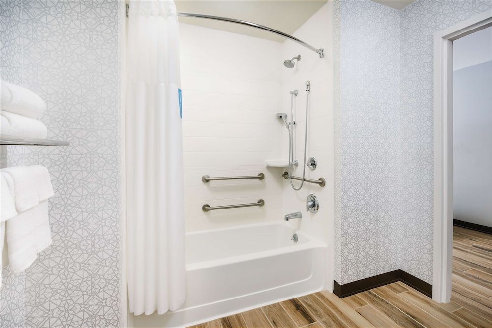 Hampton Inn Suites West Sacramento 11/62