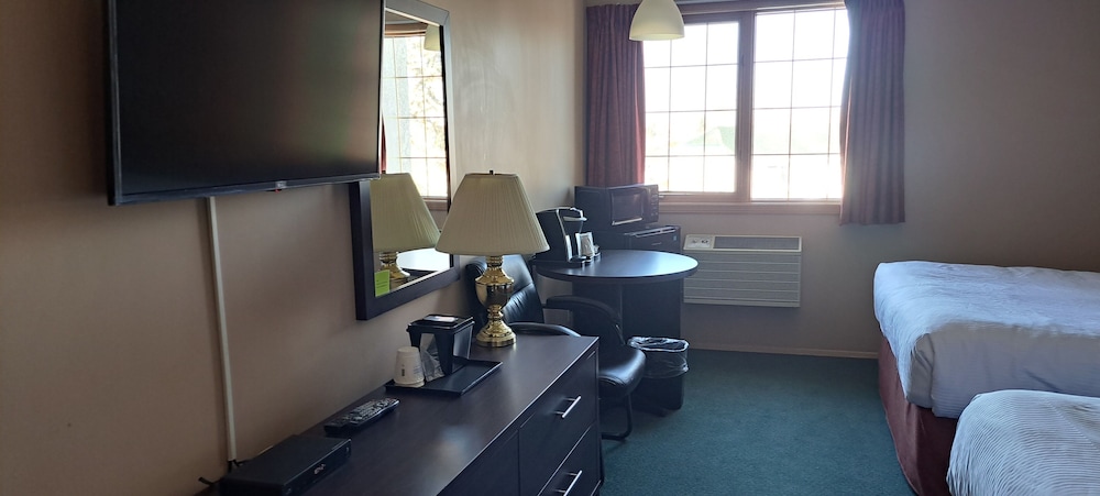 Travelodge by Wyndham Lacombe 32/54