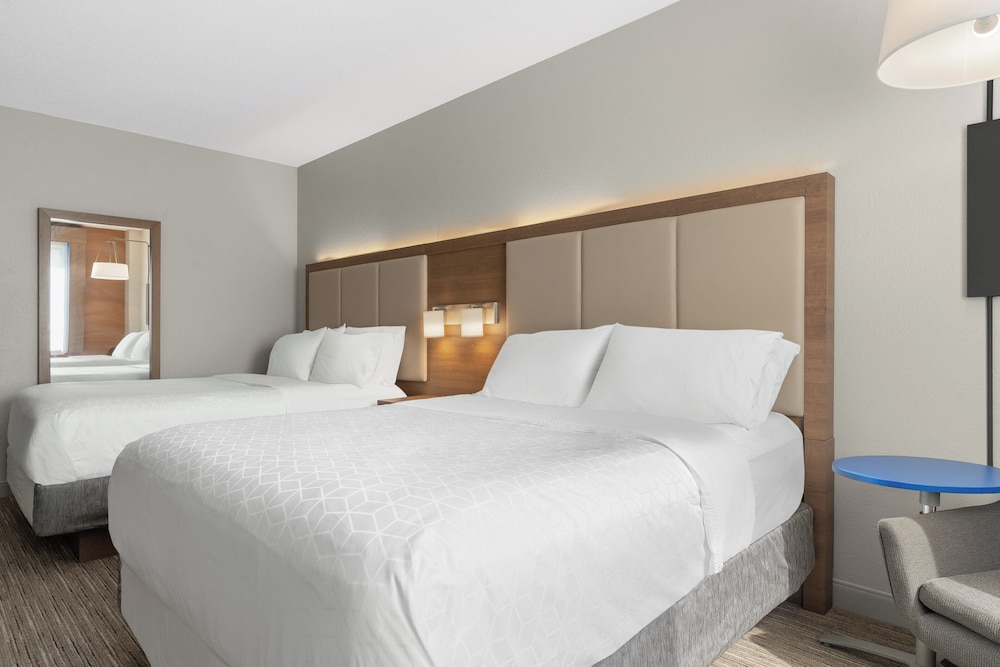 Holiday Inn Express Suites Coralville 20/67