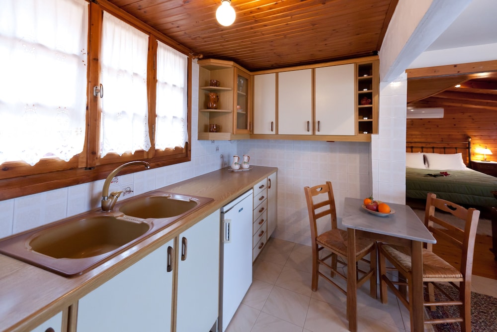 Pension Eleni 26/35