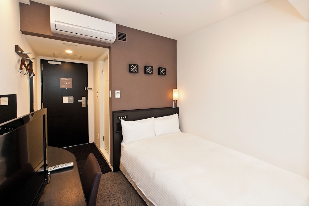 Semi Room, Semi Double Bed, Smoking