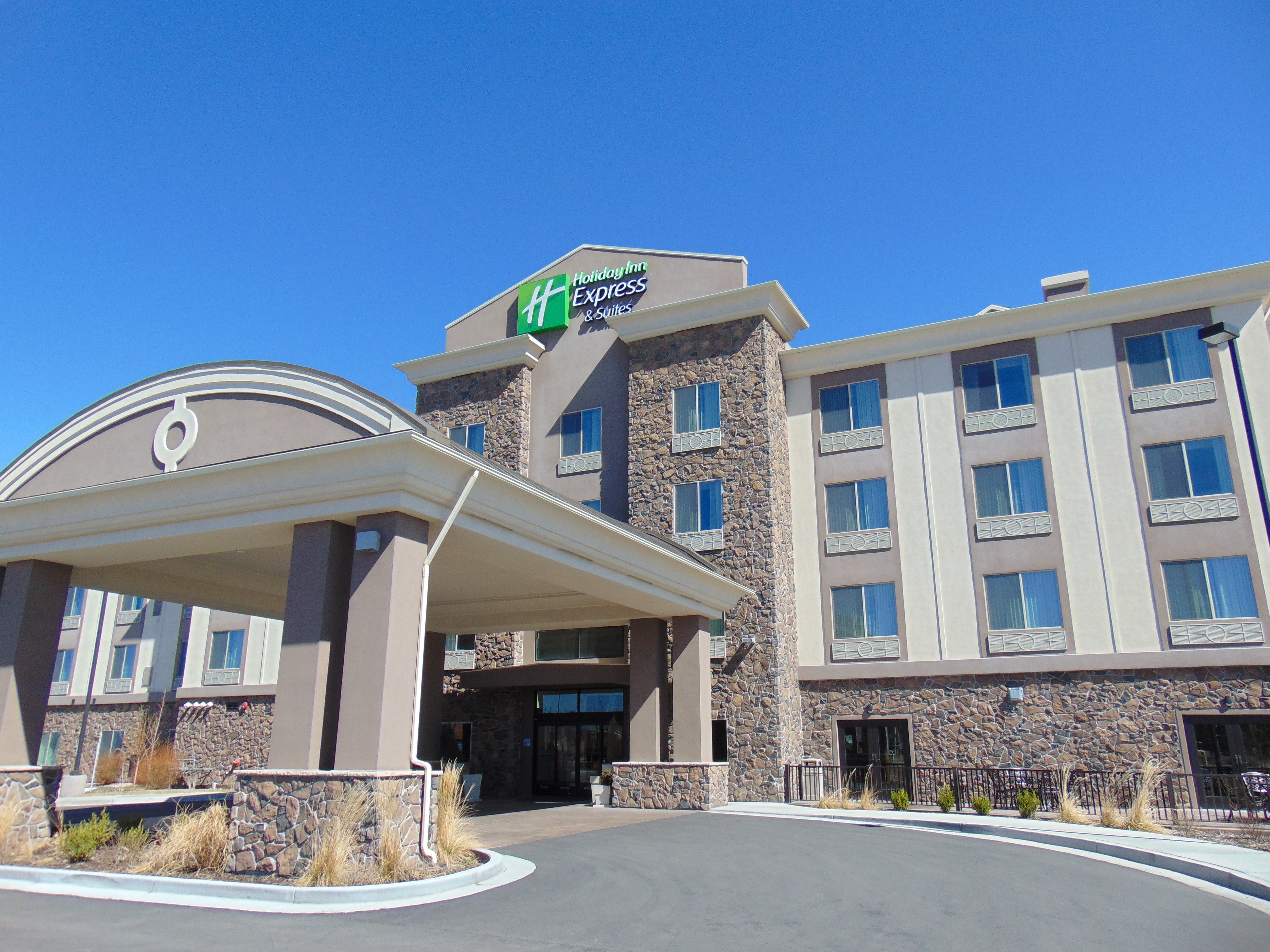 Holiday Inn Express Suites Springville South Provo Area 67/73