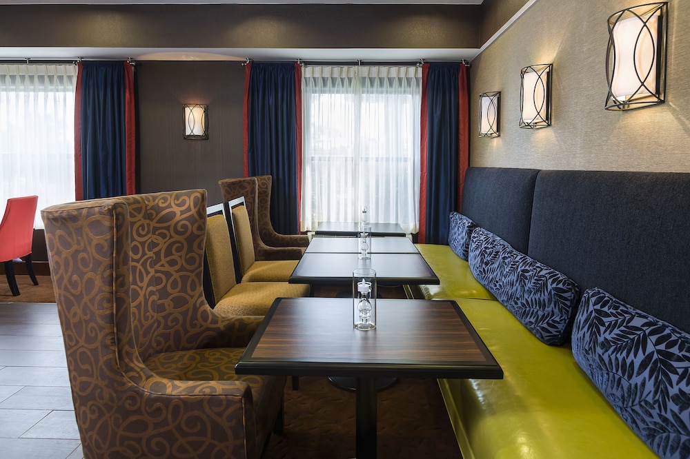 Hampton Inn Ontario/Mansfield 18/27