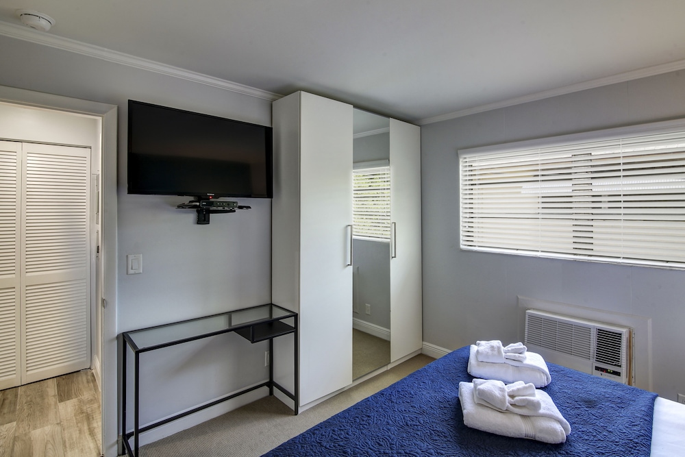 May Dee Suites 13/67