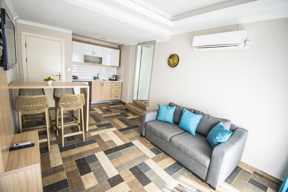 M Suite Hotel 25/50