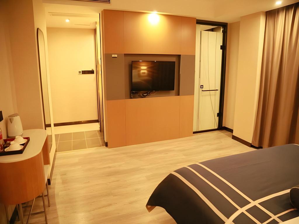 Lano Hotel (Guiding Yongchao Pedestrian Street) 50/54