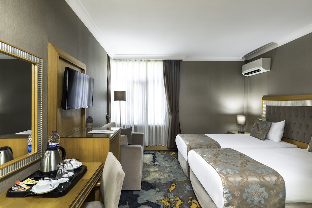 AHC Taksim Hotel 12/73