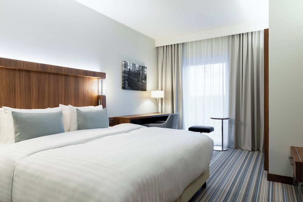 Standard, King Bed, Courtyard By Marriott Tampere City 3/7