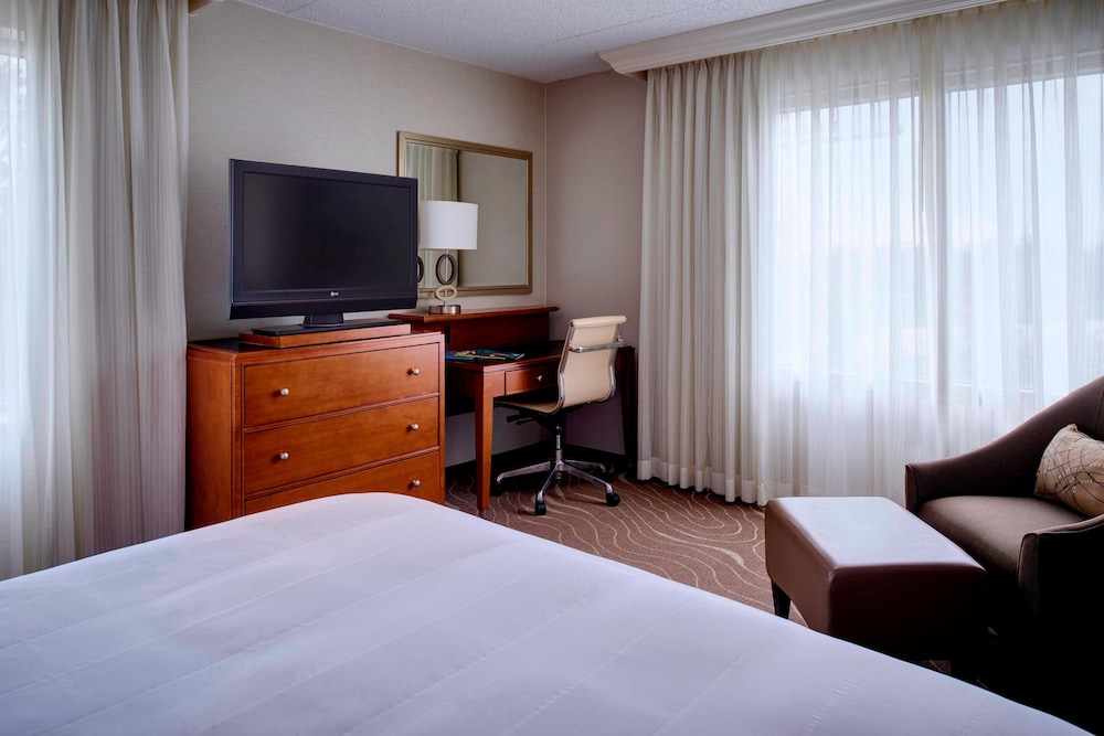 Concierge, King Bed